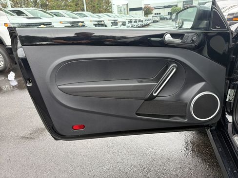 Used 2019 Volkswagen Beetle 2.0T SE w/ SE Premium Package FWD image 14