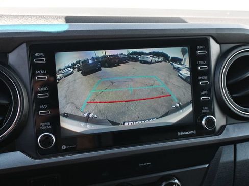 Used 2020 Toyota Tacoma TRD Sport w/ Technology Package AWD/4WD image 15