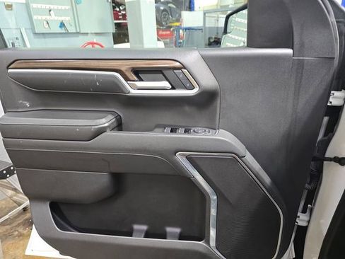 Used 2025 Chevrolet Silverado 1500 LT AWD/4WD image 29