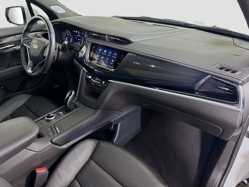 Used 2024 Cadillac XT6 Sport w/ Technology Package AWD/4WD image 31