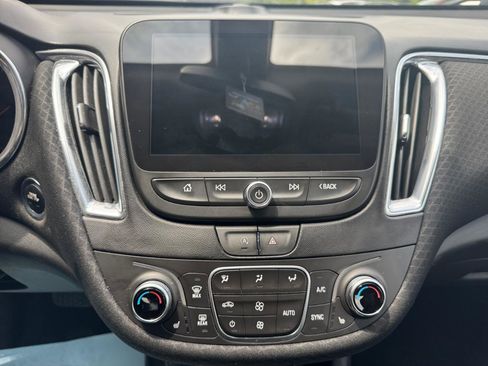 Used 2020 Chevrolet Malibu LT FWD image 12