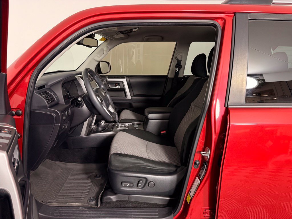 Certified 2022 Toyota 4Runner SR5 AWD/4WD image 2