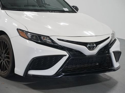 Used 2024 Toyota Camry SE w/ Convenience Package FWD image 4