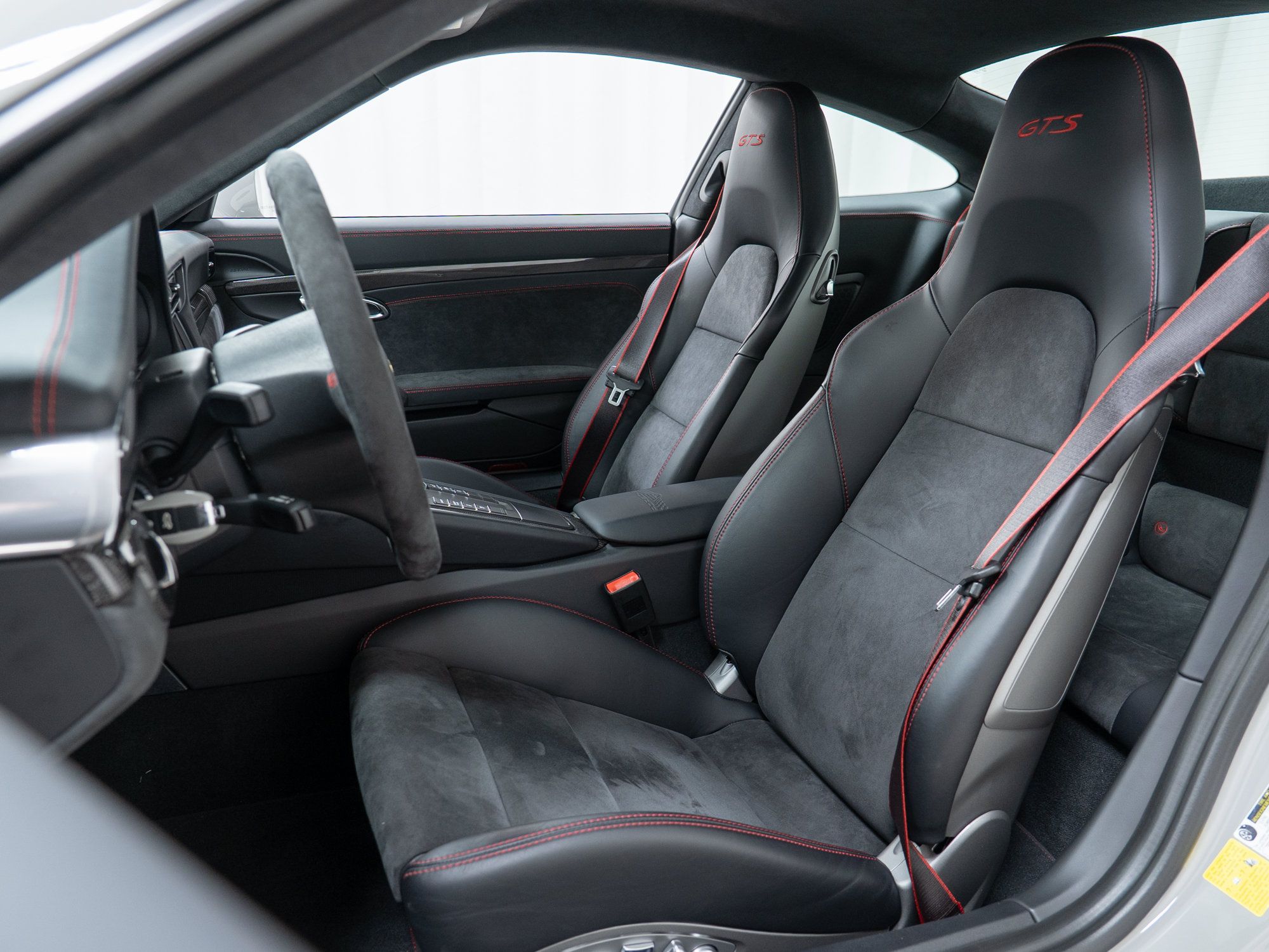 Certified 2016 Porsche 911 Carrera GTS RWD image 5