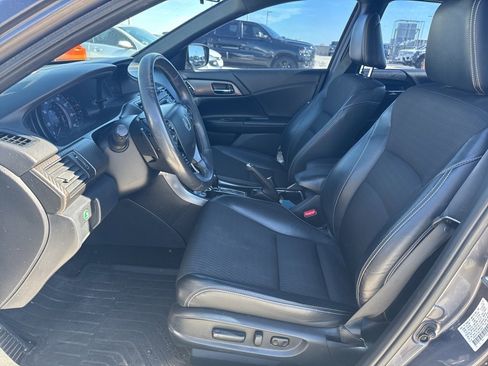 Used 2016 Honda Accord Sport image 16
