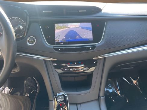 Used 2022 Cadillac XT5 Premium Luxury image 17