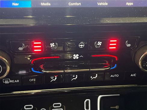 Used 2022 Jeep Grand Cherokee L Summit image 21