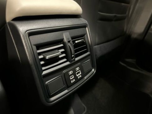Used 2025 Subaru Forester Premium AWD/4WD image 24