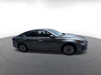 Used 2025 Nissan Altima 2.5 SV FWD video 2
