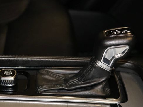 Used 2022 Volvo XC90 T5 Momentum image 40