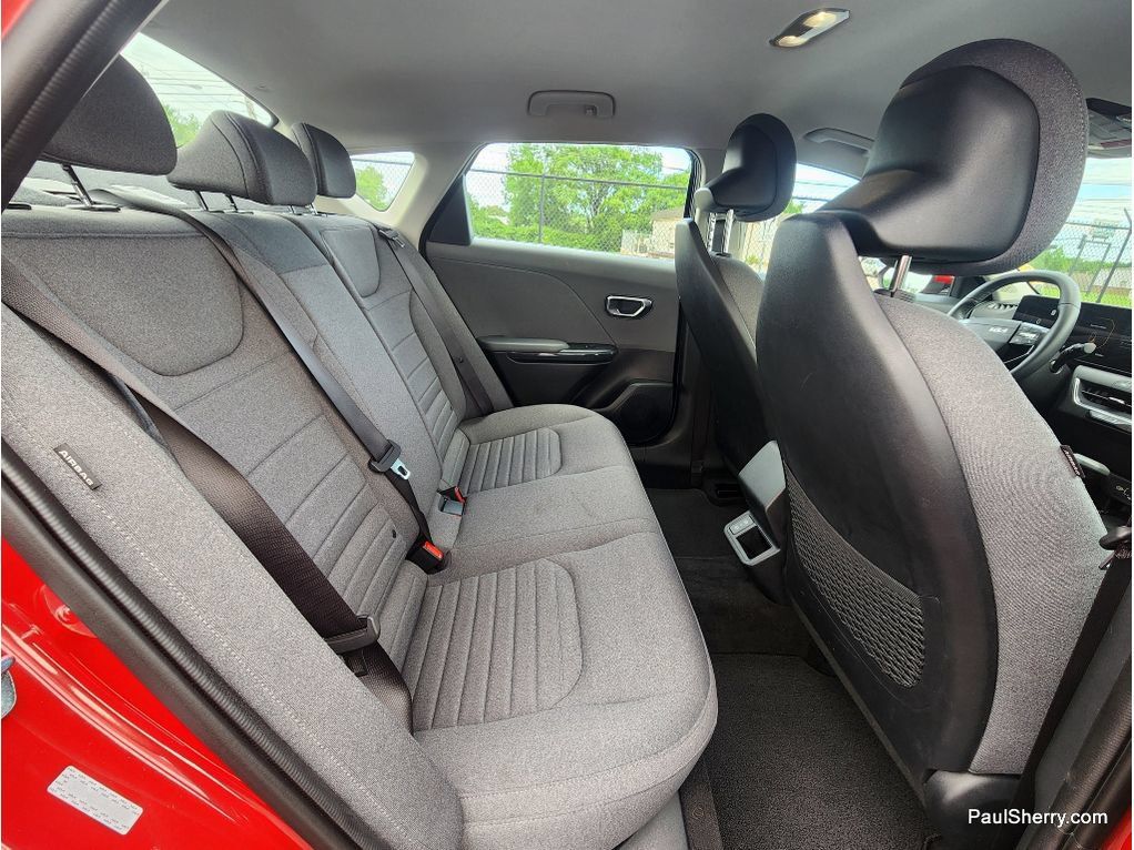 Used 2025 Kia K4 EX FWD image 47