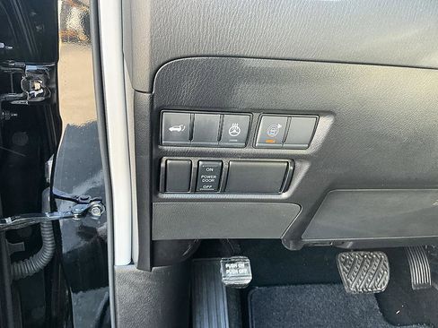 Used 2024 Nissan Armada SL image 13