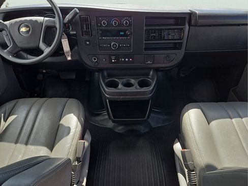 Used 2025 Chevrolet Express 2500 w/ Driver Convenience Package RWD image 7