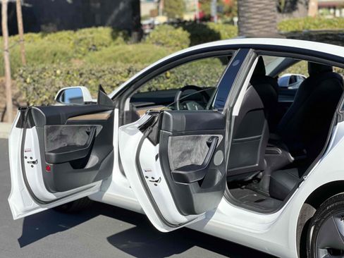 Used 2021 Tesla Model 3 Standard Range Plus image 56