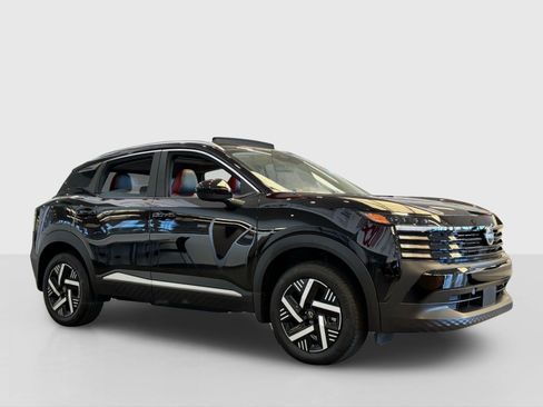 New 2026 Nissan Kicks SV w/ SV Premium Package FWD image 6