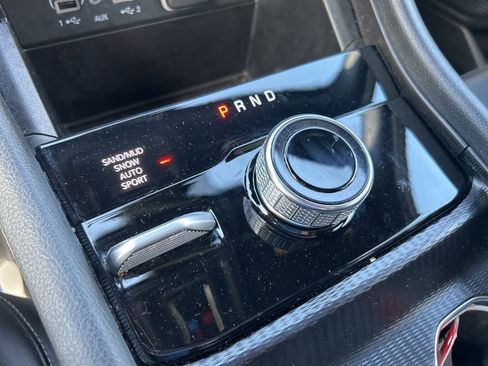 Used 2025 Jeep Grand Cherokee L Limited image 25