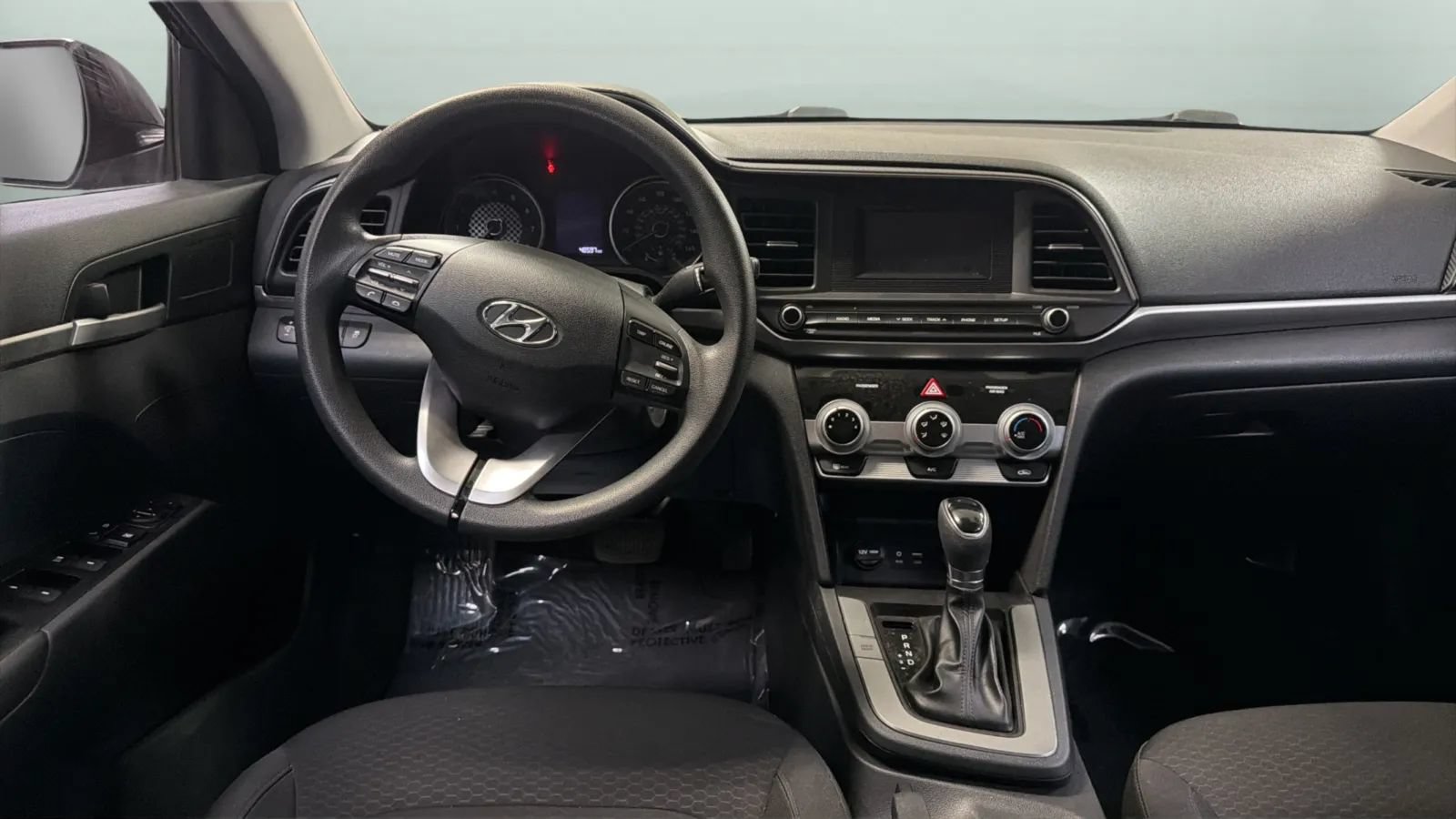 Used 2019 Hyundai Elantra SE w/ Cargo Package FWD image 11
