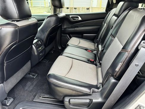Used 2019 Nissan Pathfinder SV w/ Rock Creek Edition FWD image 17