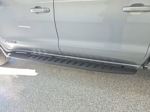 Used 2025 GMC Sierra 1500 AT4 w/ AT4 Premium Package image 26