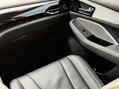 Certified 2023 Acura MDX FWD w/ Technology Package image 16