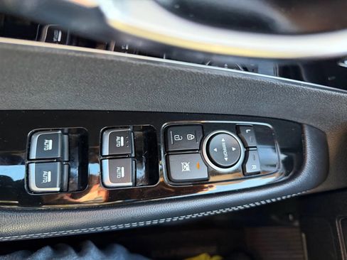 Used 2019 Kia Sorento SX AWD/4WD image 26