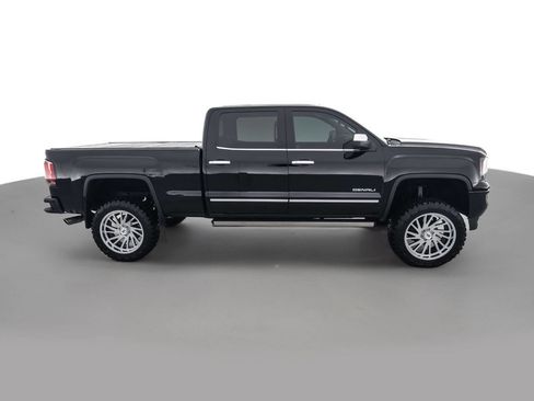 Used 2017 GMC Sierra 1500 Denali w/ Denali Ultimate Package AWD/4WD image 4