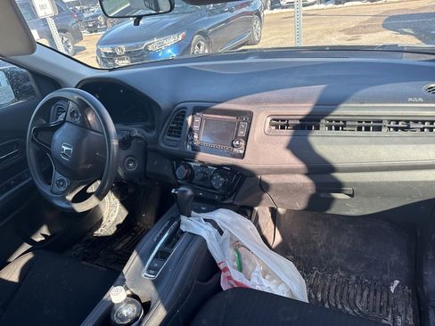 Used 2016 Honda HR-V LX image 10