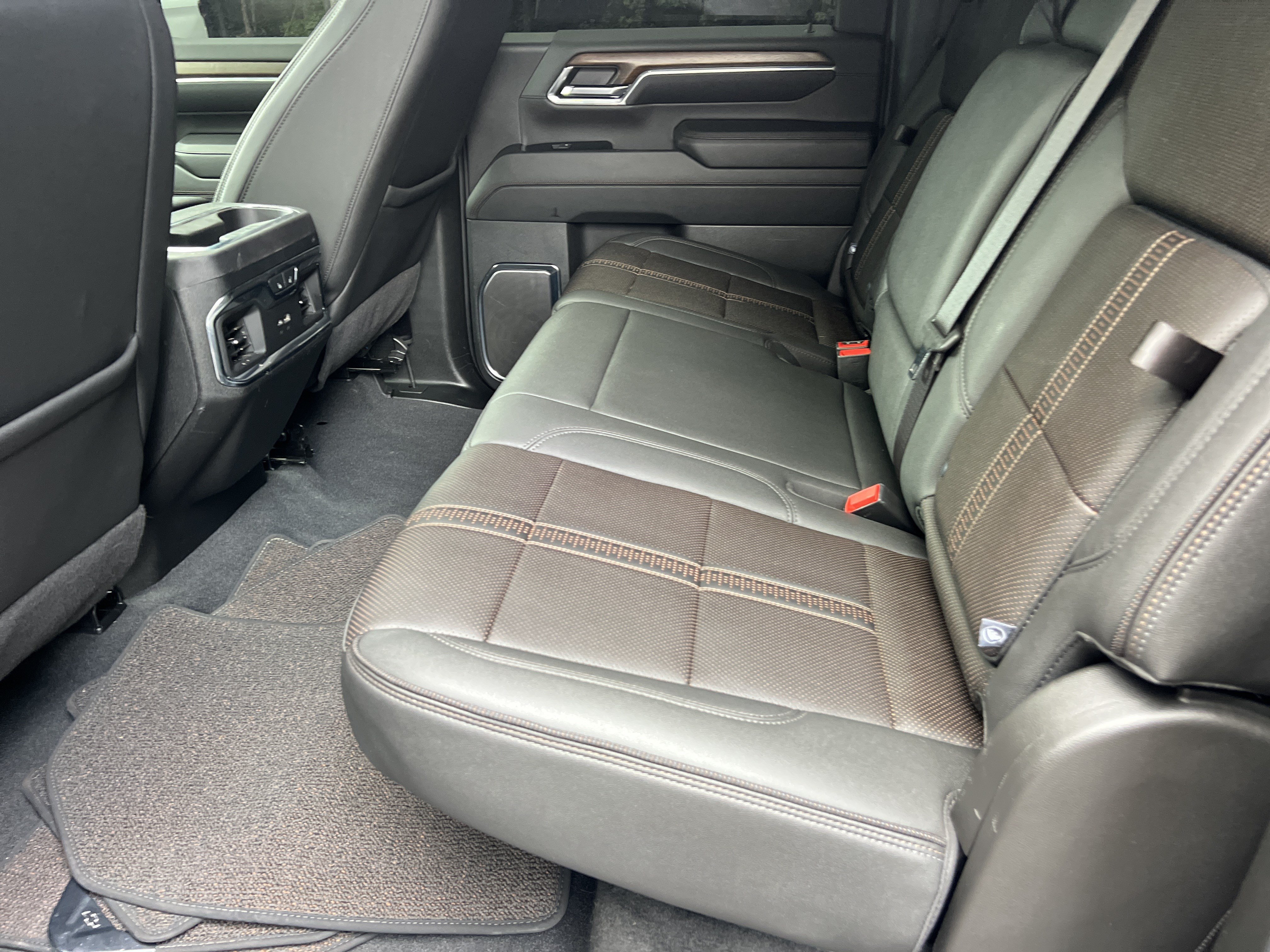Certified 2024 Chevrolet Silverado 2500 High Country w/ High Country Premium Package AWD/4WD image 23