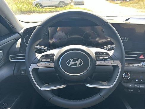 New 2025 Hyundai Elantra SEL image 23