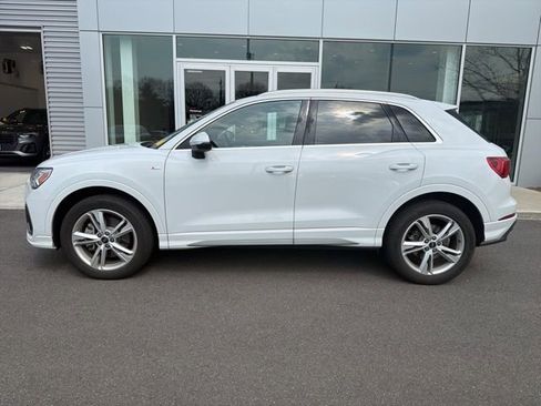 Used 2024 Audi Q3 2.0T Premium Plus w/ Premium Plus Package image 2