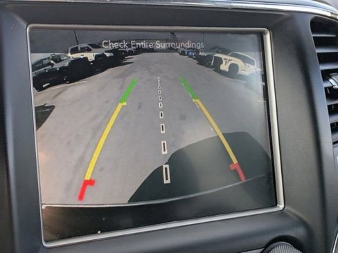 Used 2017 Jeep Grand Cherokee Overland w/ Jeep Active Safety Group image 19