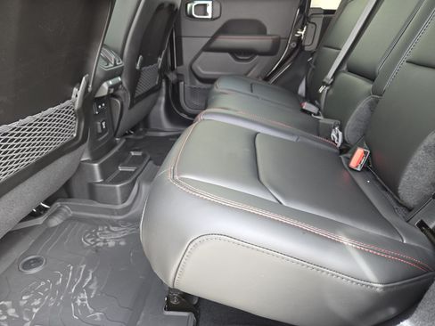 New 2026 Jeep Wrangler Unlimited Rubicon AWD/4WD image 21