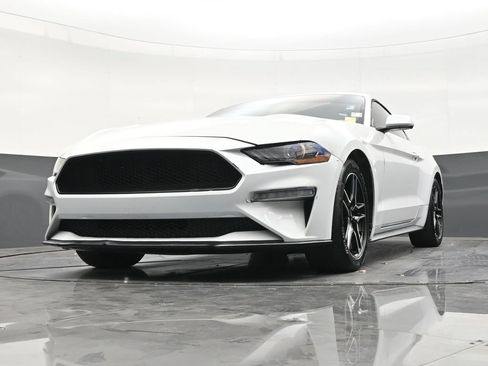 Used 2022 Ford Mustang Premium RWD image 27