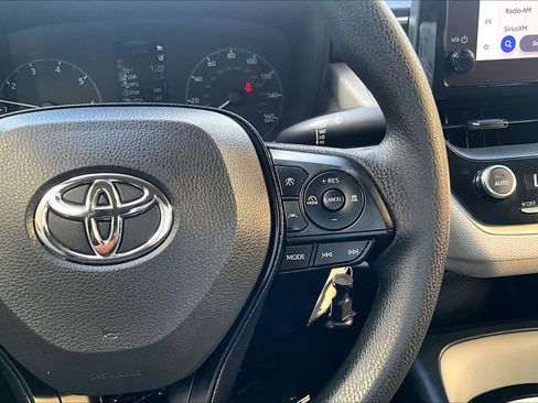 Used 2025 Toyota Corolla LE FWD image 24