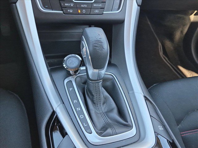 Used 2016 Ford Fusion SE FWD image 10