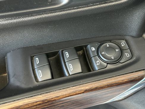 Used 2019 Chevrolet Silverado 1500 High Country w/ Technology Package image 13