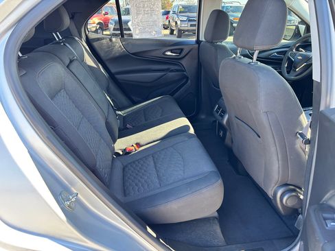 Used 2021 Chevrolet Equinox LT image 23