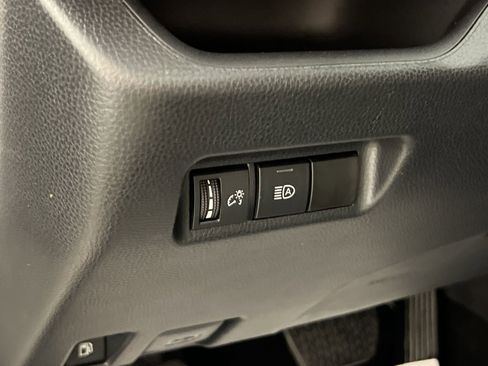 Used 2024 Toyota RAV4 LE AWD/4WD image 32