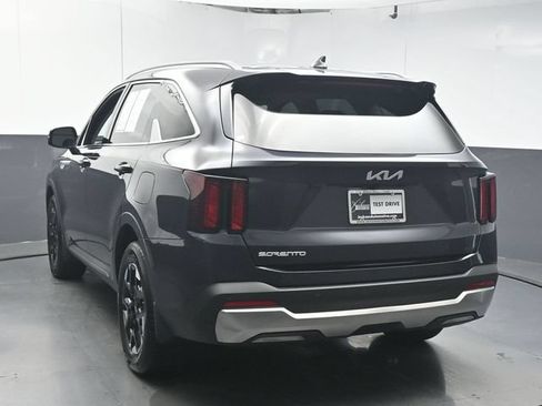 Used 2025 Kia Sorento S FWD image 6