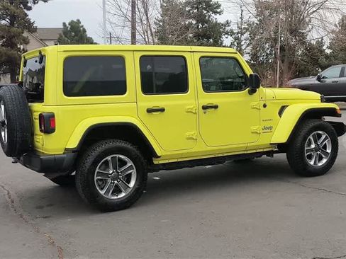 Used 2023 Jeep Wrangler Sahara image 9