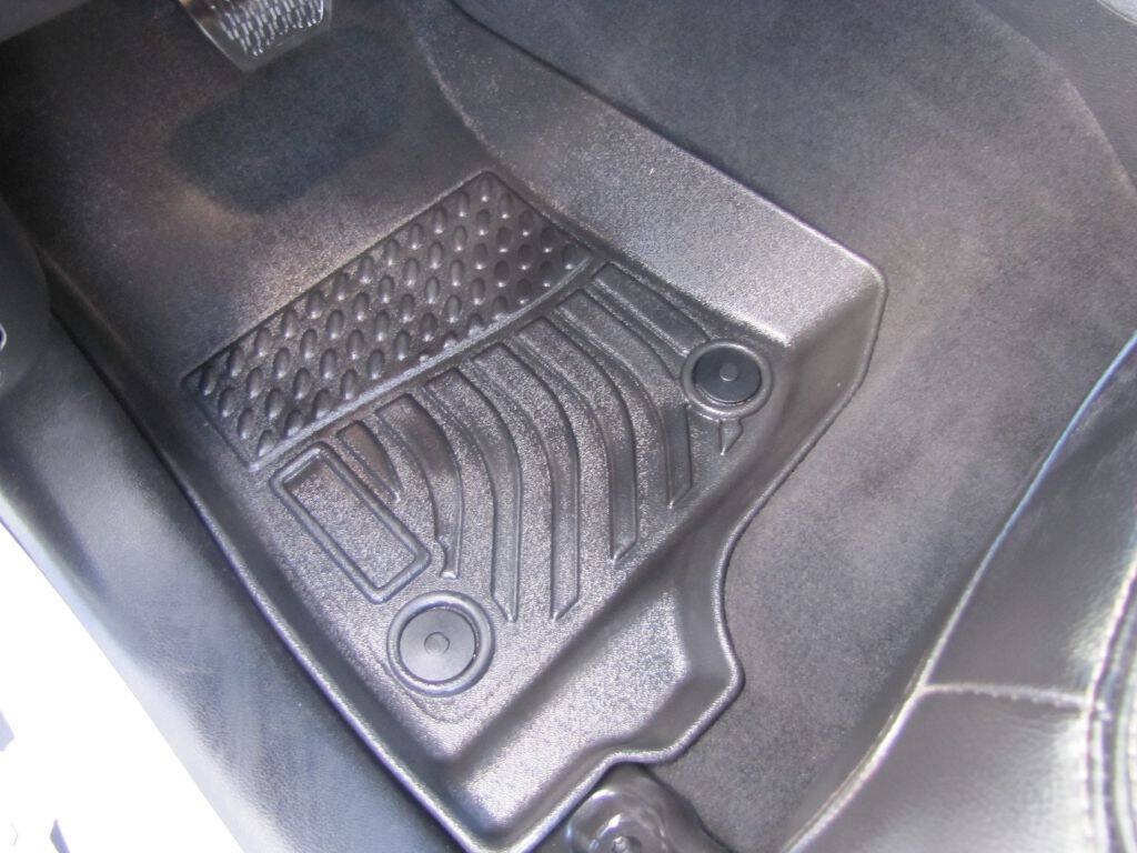 Used 2022 Jeep Wrangler Unlimited Sahara AWD/4WD image 16