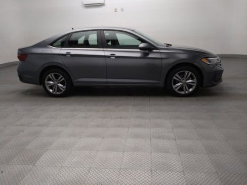 Used 2024 Volkswagen Jetta SE FWD image 11