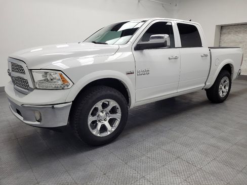 Used 2018 RAM 1500 Laramie AWD/4WD image 2