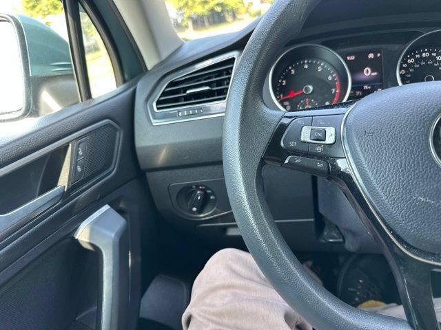 Used 2019 Volkswagen Tiguan S FWD image 37