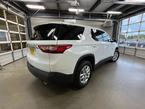 Used 2020 Chevrolet Traverse LS w/ LPO, Cargo Package FWD image 5