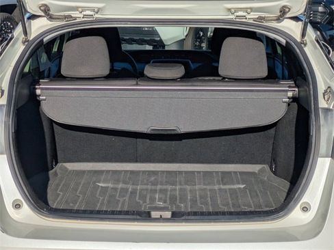 Used 2019 Toyota Prius LE image 12