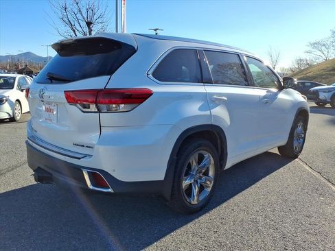 Used 2019 Toyota Highlander Limited Platinum image 4