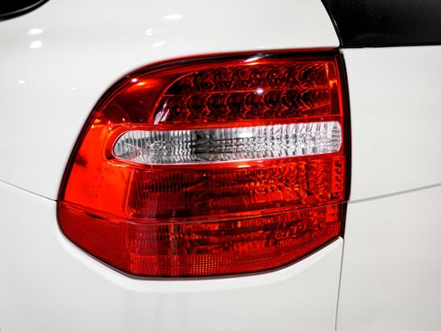 Used 2010 Porsche Cayenne GTS image 37