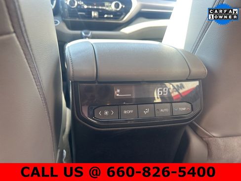 Certified 2021 Toyota Highlander XLE image 22