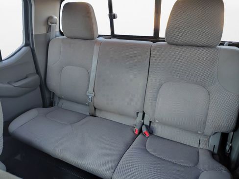 Used 2014 Nissan Frontier SV image 20